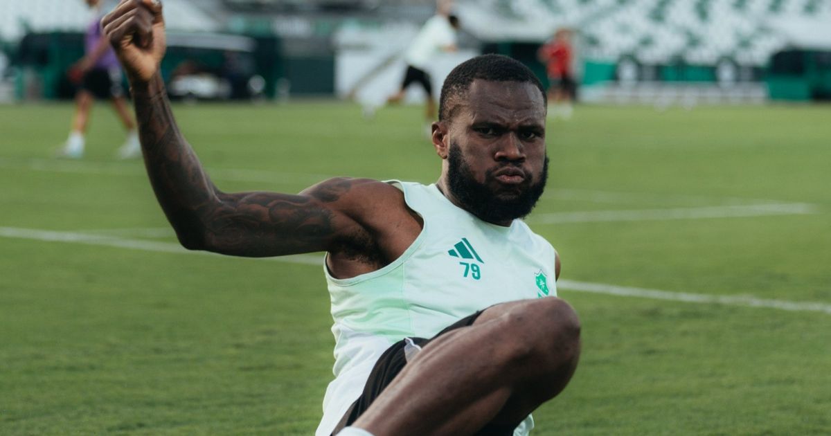 كيسي يعود لتدريبات الأهلي بعد نهاية مغامرته الإفريقية