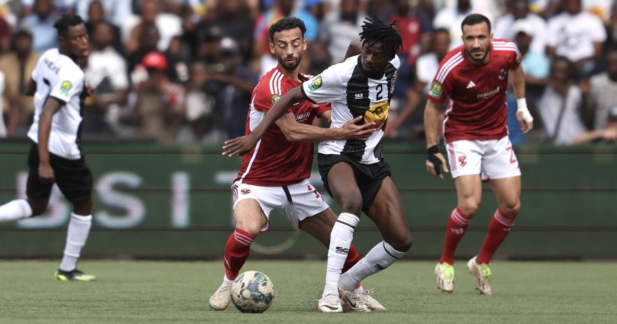 لاعب الأهلي المصري يطلب "ضعف الرقم المعروض" لتجديد عقده