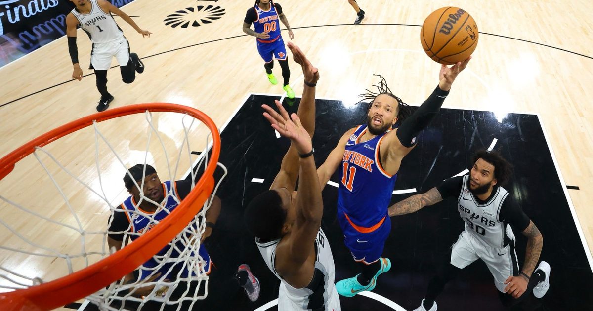 برونسون يقود نيكس لانتزاع لقب NBA لأول مرة في 53 عاماً