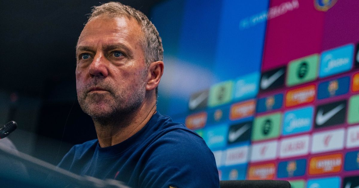 لاعب برشلونة يتعرض لإصابة في الأنف بسبب ضربة من زميله الجديد