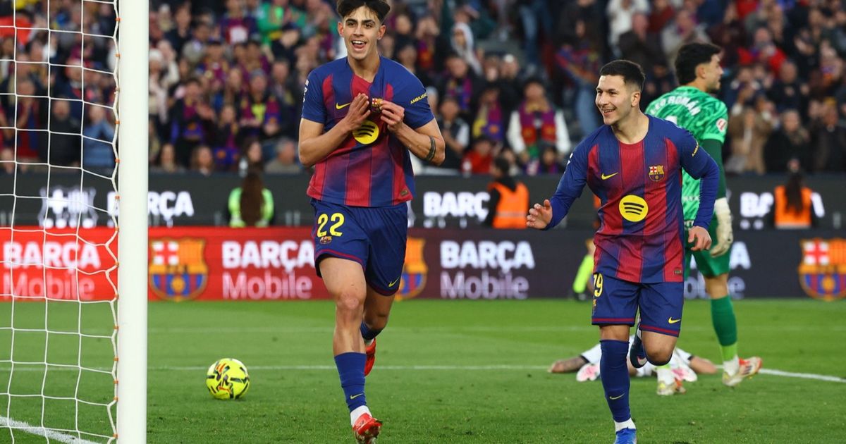 فليك يحتفي بهدف العائد بيرنال وينتقد بطء برشلونة