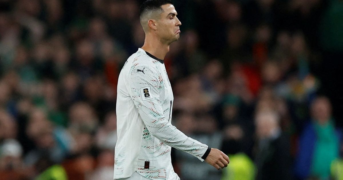 حكم "طرد وأغضب رونالدو" يدير افتتاح كأس العرب