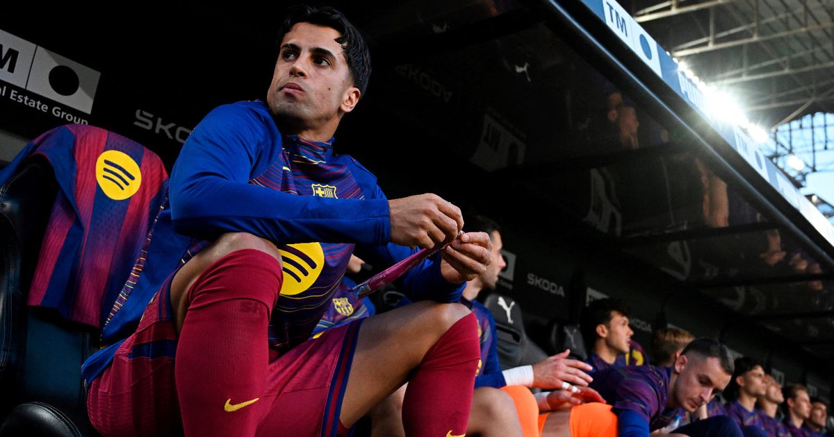 برشلونة "يحمّل" الهلال مسؤولية أزمة تسجيل جواو كانسيلو