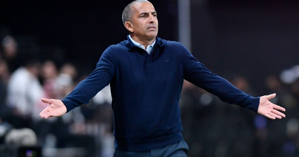 الدرعية يعلن تعاقده مع المدرب الفرنسي صبري لموشي