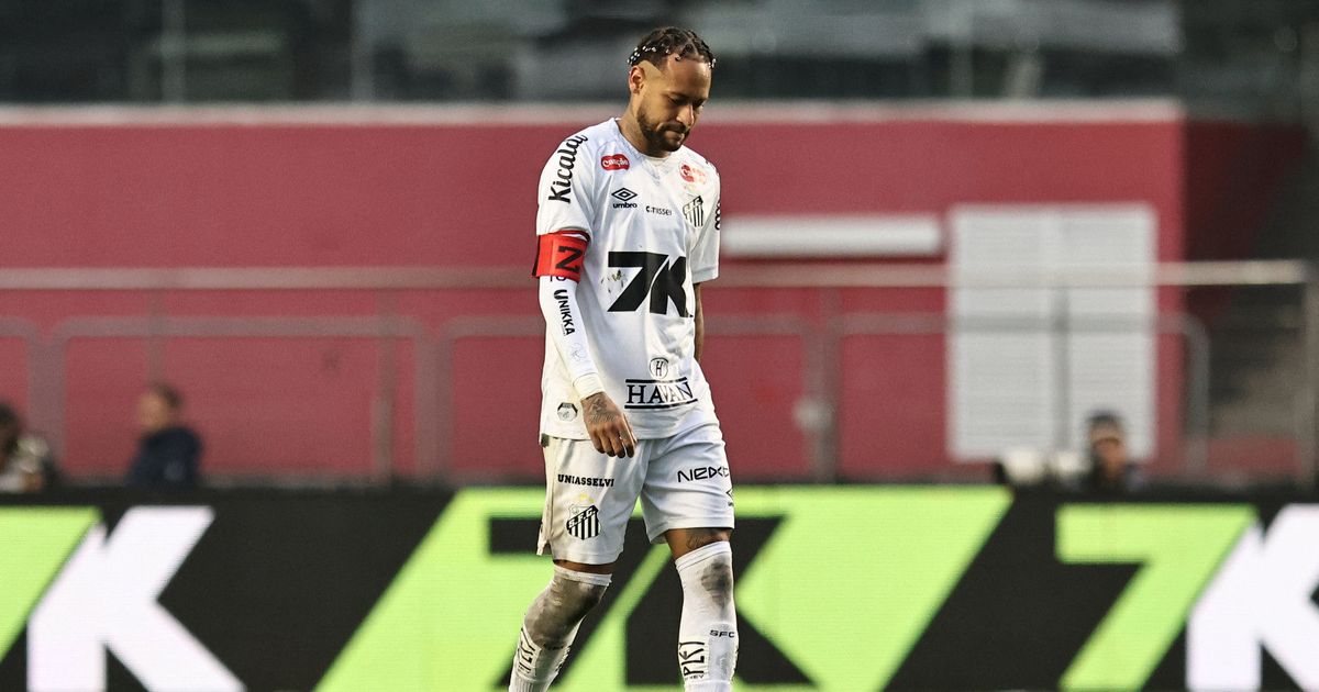 لماذا يرفض نيمار اللعب على العشب الاصطناعي في البرازيل؟