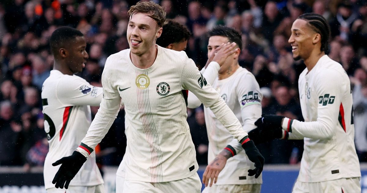 تشيلسي يواصل الضغط على مانشستر يونايتد بثلاثية بالمر