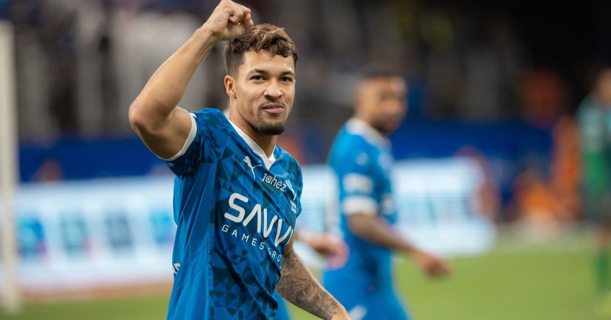 شاهد.. الهلال يتخطى الفيحاء بثلاثية ويبتعد بصدارة الدوري السعودي