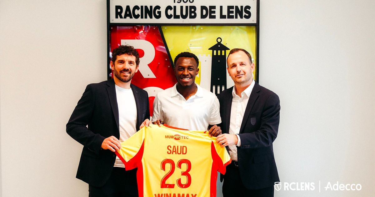 من أبرز اللاعبين السعوديين الذين احترفوا في أوروبا؟