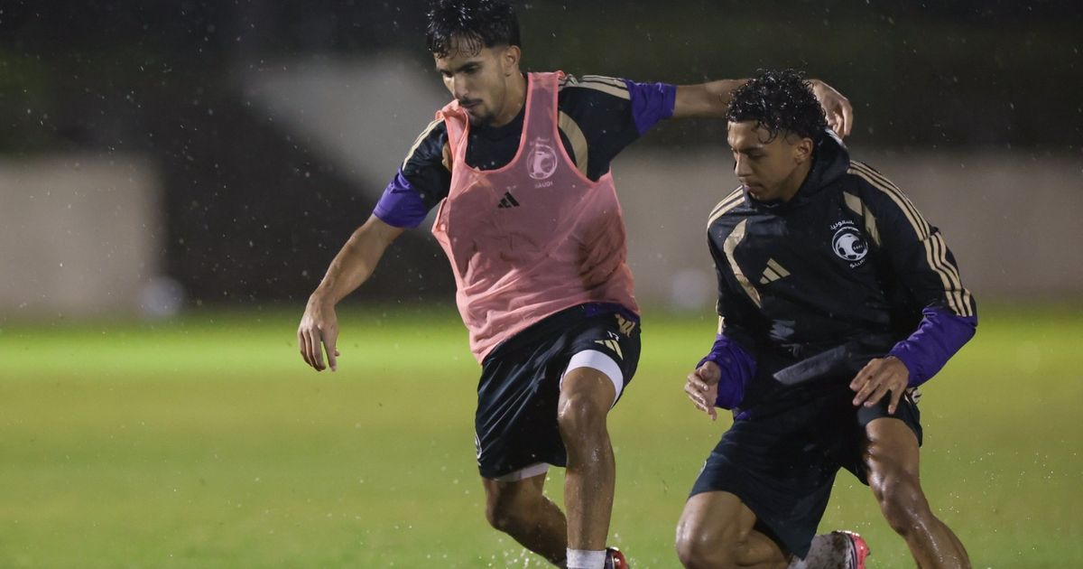 استعداداً لخليجي 27.. مغربي وجزائري يعزز الجهاز الفني لمنتخب السعودية