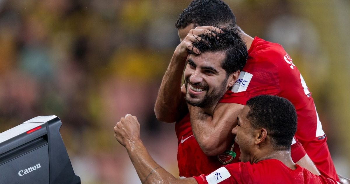 الاتحاد السعودي يترنح ويخسر أمام شباب الأهلي في أبطال آسيا للنخبة