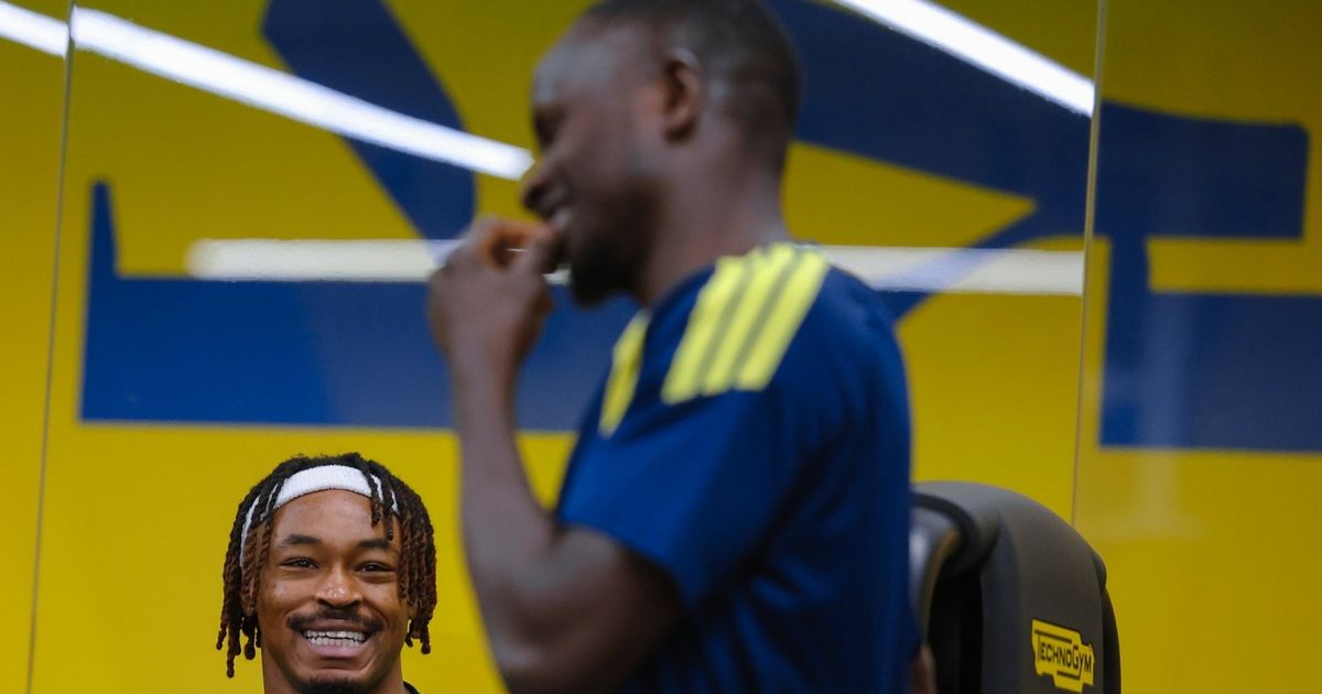 النصر يفتقد الثنائي كومان وسيماكان أمام الفيصلي