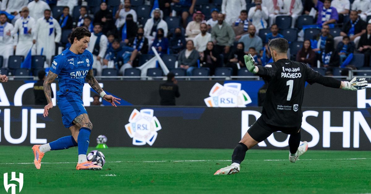 شاهد.. مراد باتنا يحقق التقدم للفتح وداروين نونيز يعادل للهلال