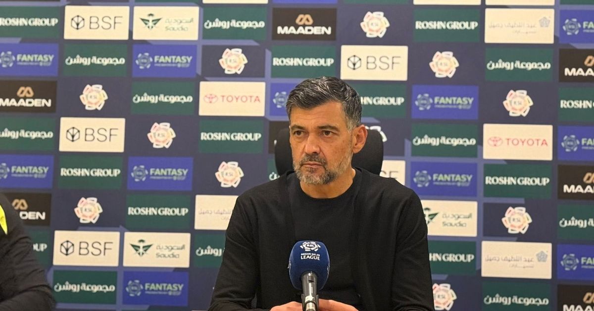 مدرب الاتحاد يهاجم الحكم ويتجاهل كريم بنزيما بعد كلاسيكو النصر