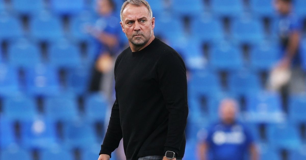 فليك يؤجل احتفالات برشلونة ويتغنى ببيدري بعد تصفيق جمهور خيتافي