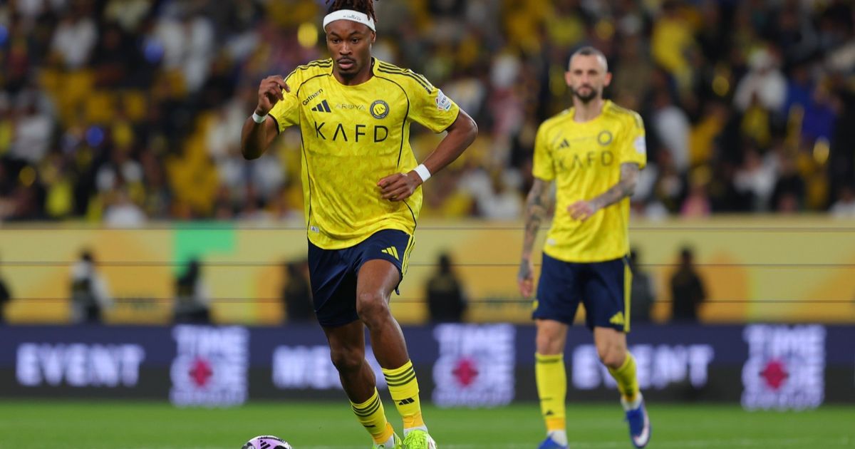 النصر يواجه تحدياً جديداً بسبب محمد سيماكان وكينغسلي كومان