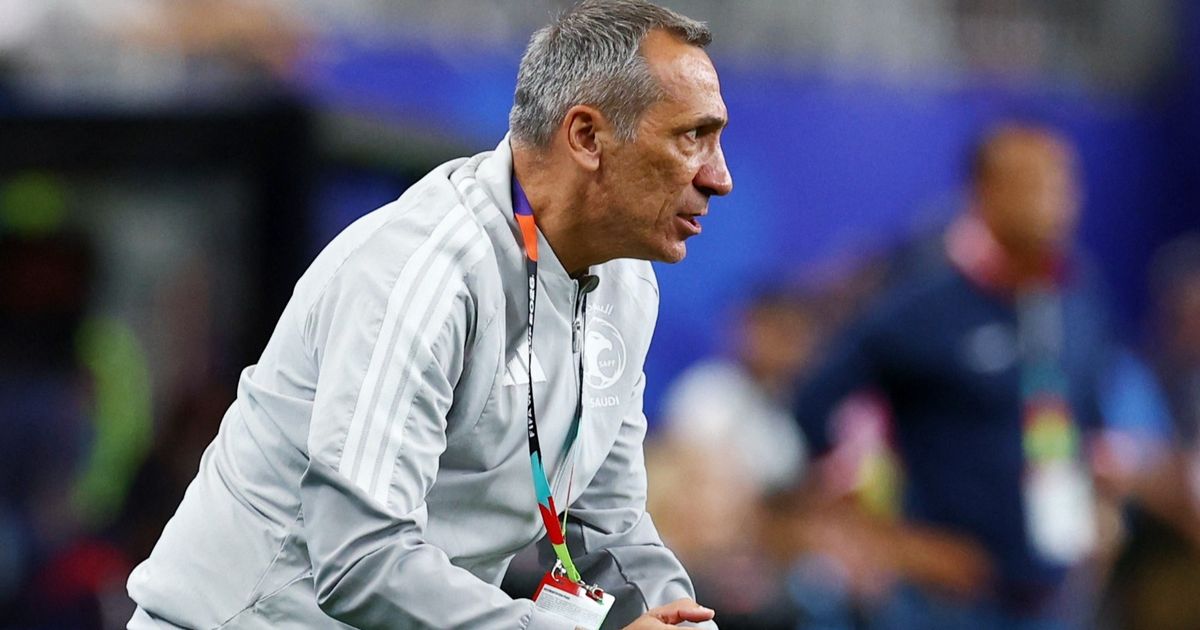 دونيس يقرر استدعاء لاعب وسط الاتحاد بدلاً من مصعب الجوير