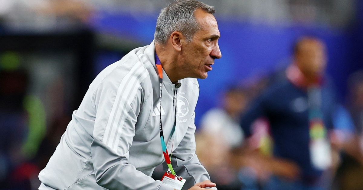 هل يستمر حتى كأس آسيا؟.. تقريران حاسمان لمستقبل دونيس مع السعودية
