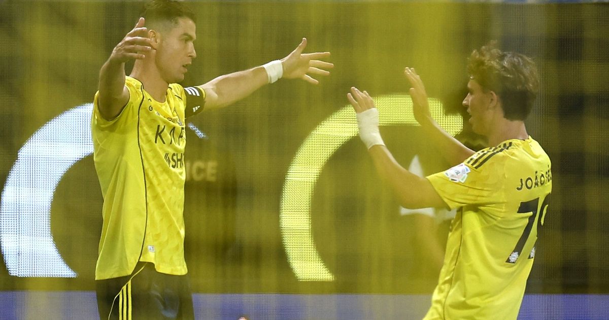 بقيادة رونالدو وفيليكس.. النصر يكتسح الرياض ويتصدر الدوري السعودي