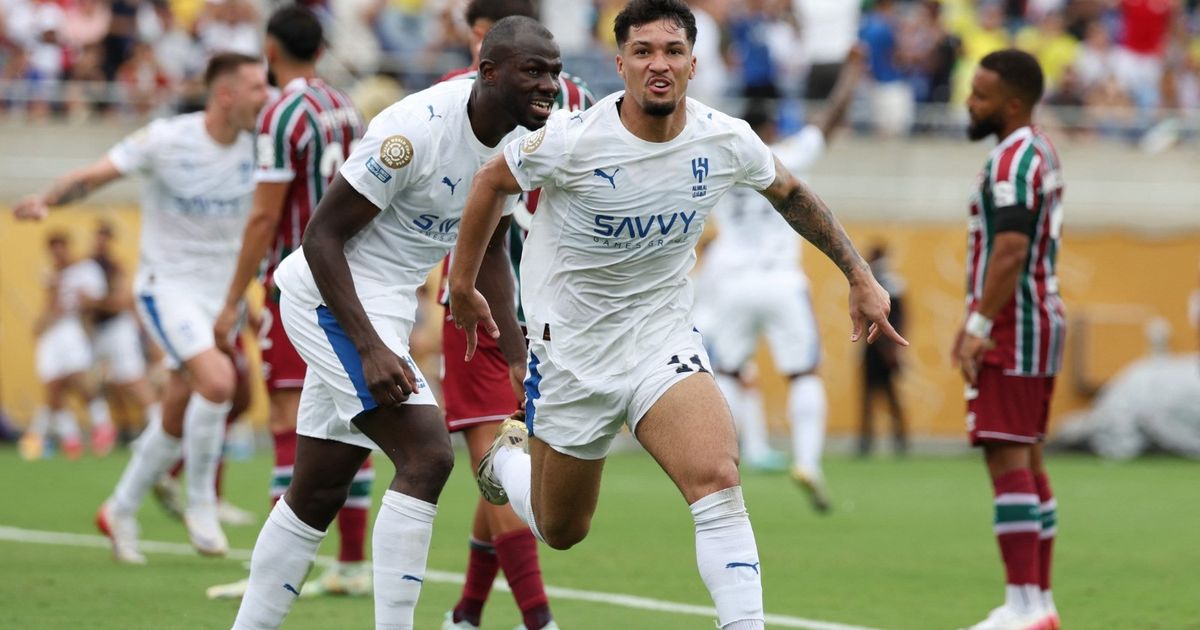 الهداف ليوناردو يمنح التعادل للهلال وإنقاذ خارق جديد من الأخطبوط بونو