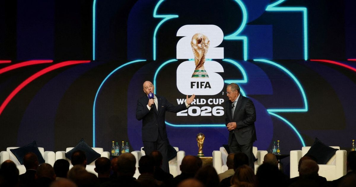 بعد توضيح "فيفا".. السماح بتناول الطعام حول السيارات بكأس العالم