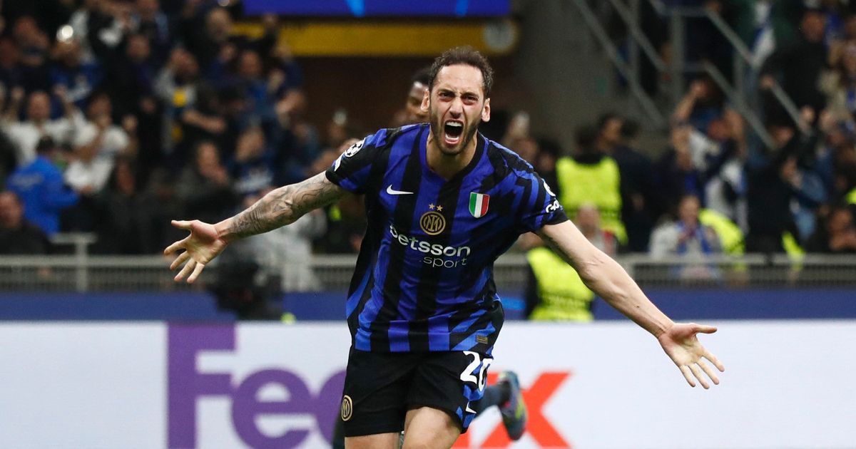 هل "يخطف" فنربخشة تشالهان أوغلو من غلطة سراي والهلال؟