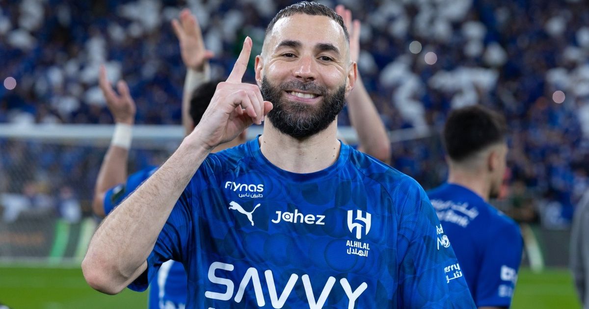 كريم بنزيما يحدد شرطه للانضمام إلى الهلال قبل انطلاق الموسم