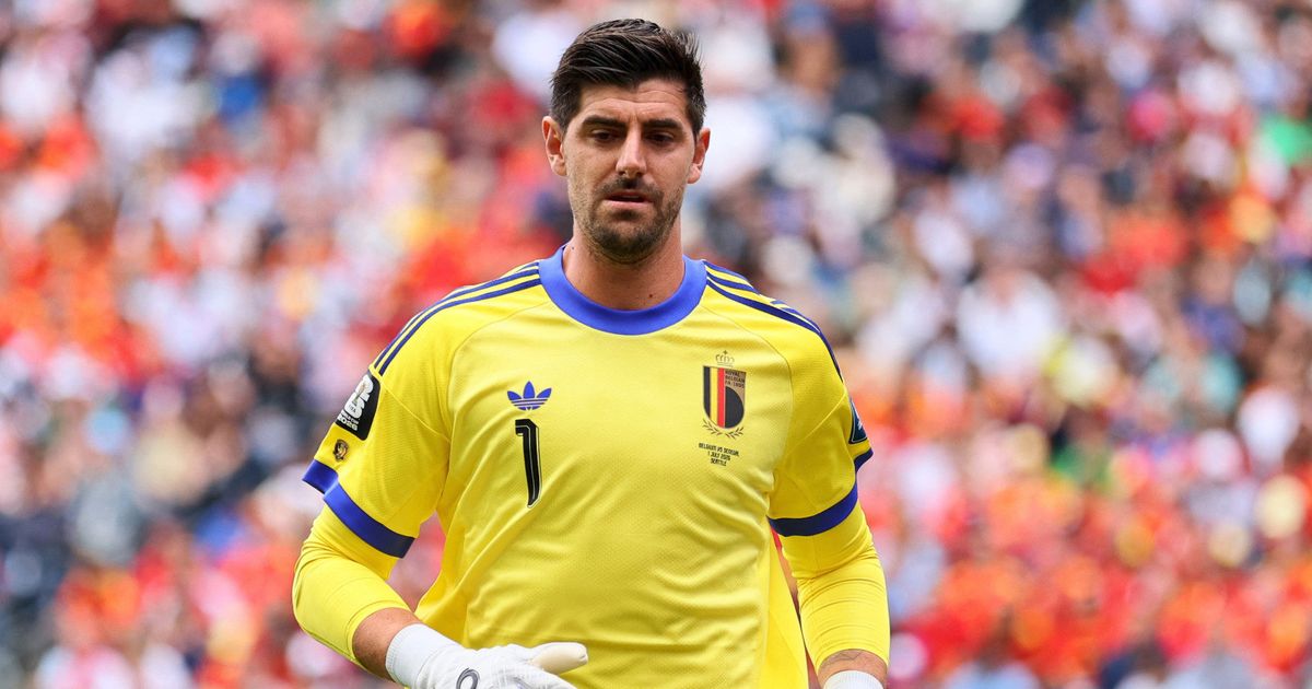 كورتوا "في إجازة" مع منتخب بلجيكا.. ويتعهّد بالقتال للاحتفاظ بمركزه