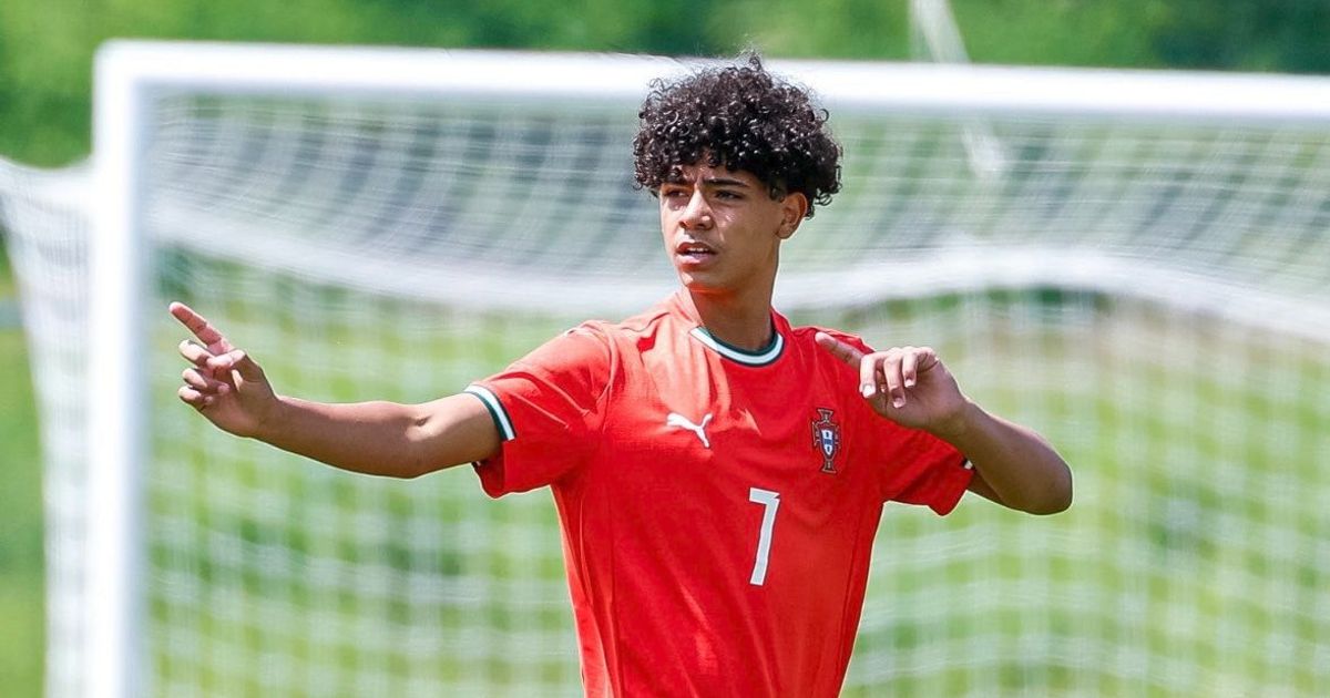 نجل كريستيانو رونالدو يشارك للمرة الأولى مع منتخب البرتغال تحت 16 عاماً