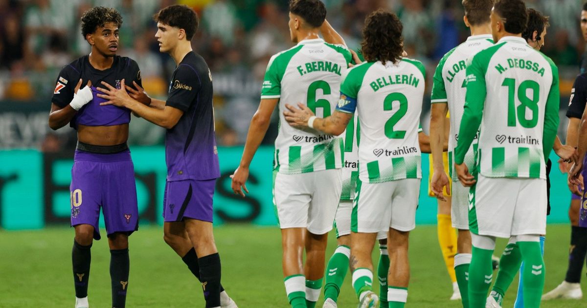 قناة ريال مدريد تشكو "الفضيحة": لاعبو برشلونة أصبحوا حكاماً