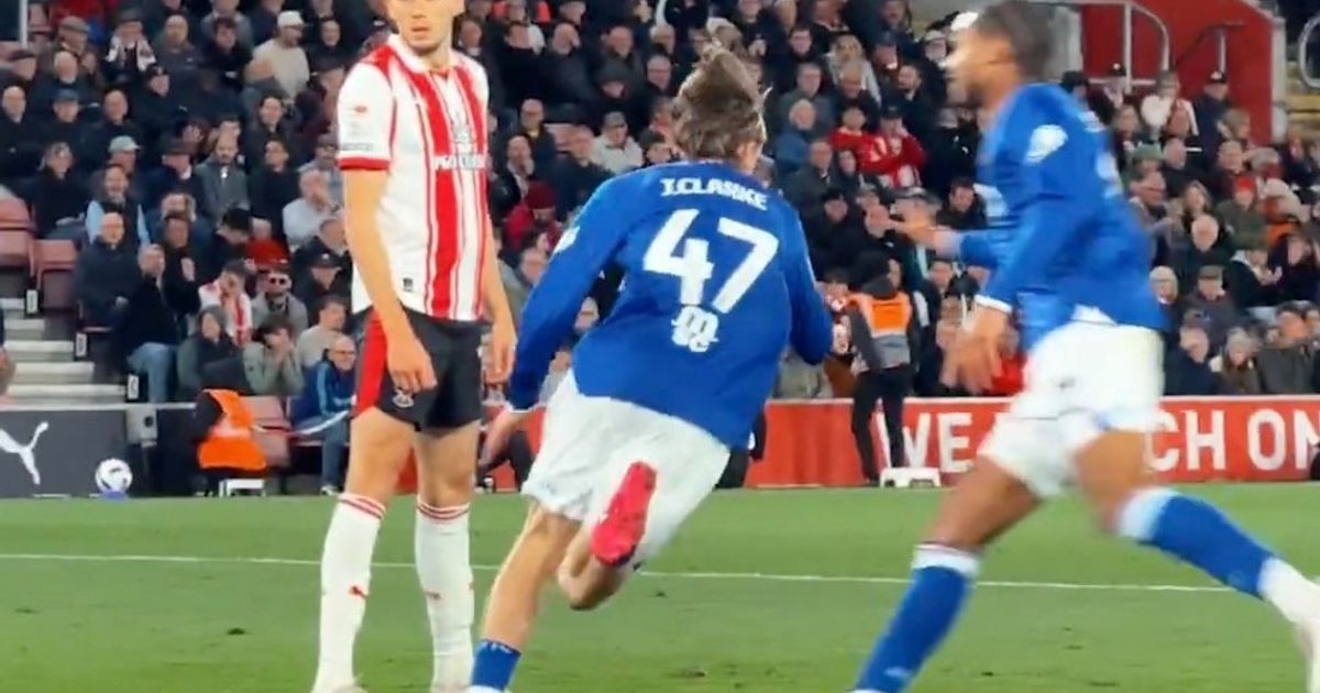إبسويتش يقترب من التأهل التلقائي للدوري الممتاز بتعادله مع ساوثامبتون