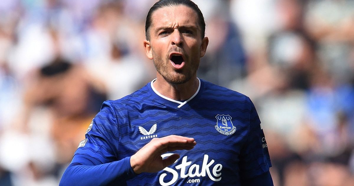 إيفرتون يستهدف شراء عقد غريليش "أفضل لاعب بالدوري الإنجليزي" رغم عائق كبير