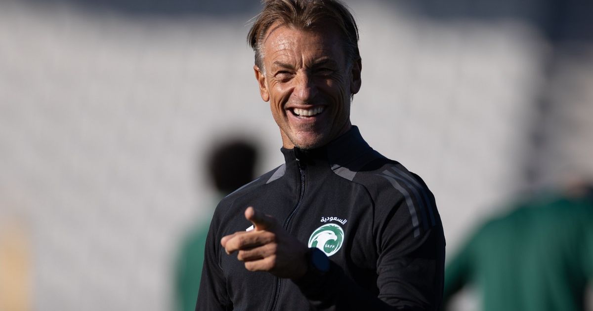 رونار يرشح لاعباً عربياً للفوز بالكرة الذهبية على حساب مواطنه ديمبيلي