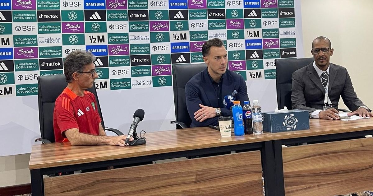 يايسله يطالب الأهلي بـ"واقعية أكثر" بعد الهزيمة أمام الأخدود