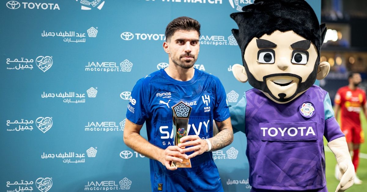 نيفيز الأفضل وبونو الأسوأ في مباراة الهلال والقادسية