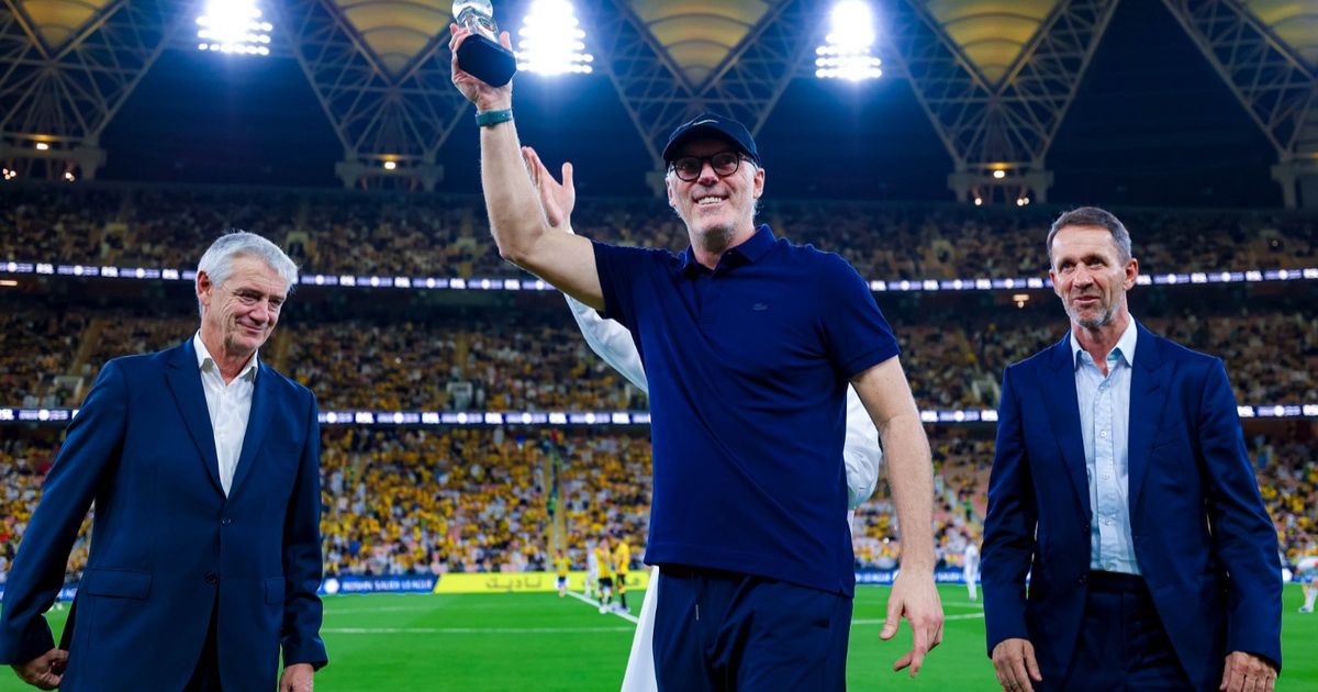 ماذا قال بلان عن مشاكل دفاع الاتحاد السعودي ومدة غياب بنزيما؟