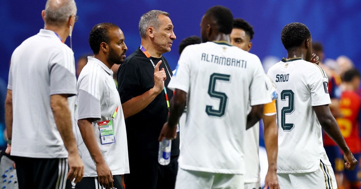 جورجيوس دونيس يعلن قائمة المنتخب السعودي في "خليجي 27"
