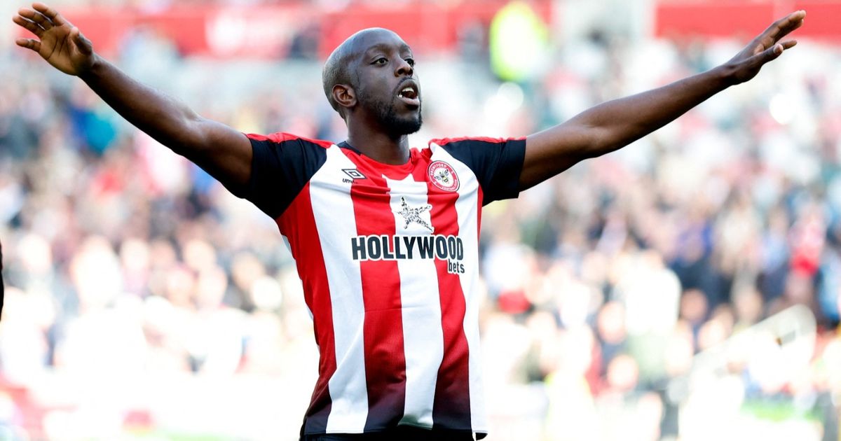 النصر السعودي ينضم لسباق التعاقد مع الكونغولي ويسا من برينتفورد