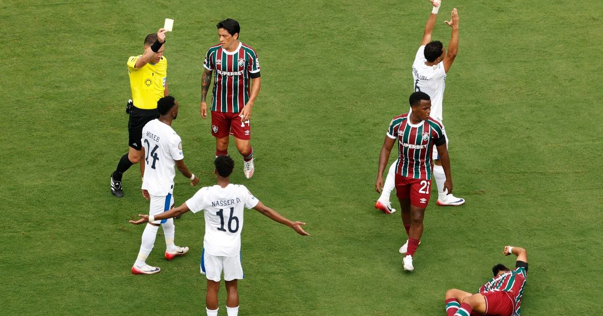 الهلال يفقد أحد نجومه للإيقاف إذا تأهل لنصف نهائي مونديال الأندية