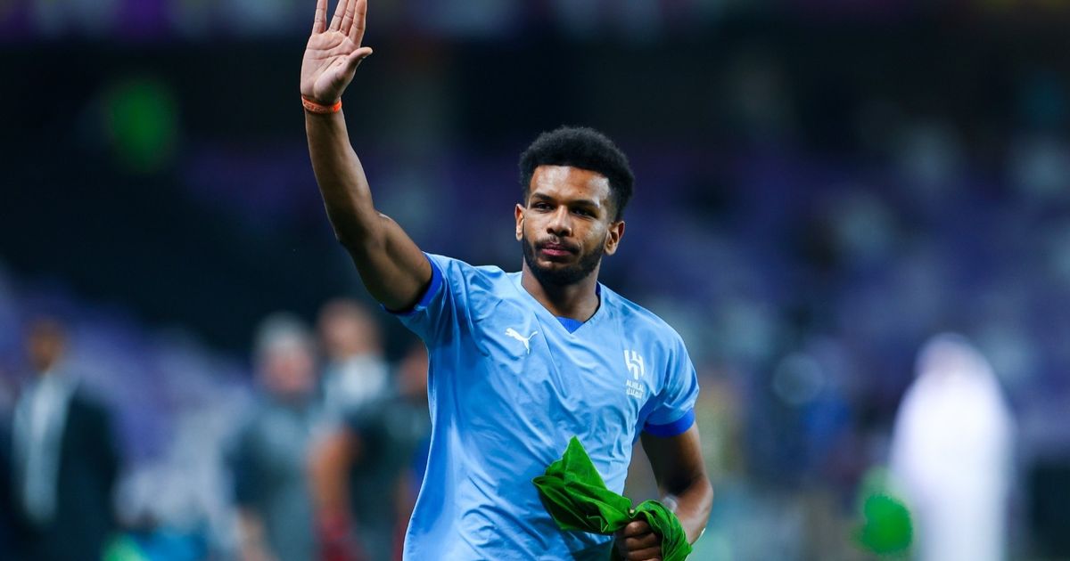 البليهي ينضم لقائمة نجوم منتخب السعودية السابقين "بلا أندية حالياً"