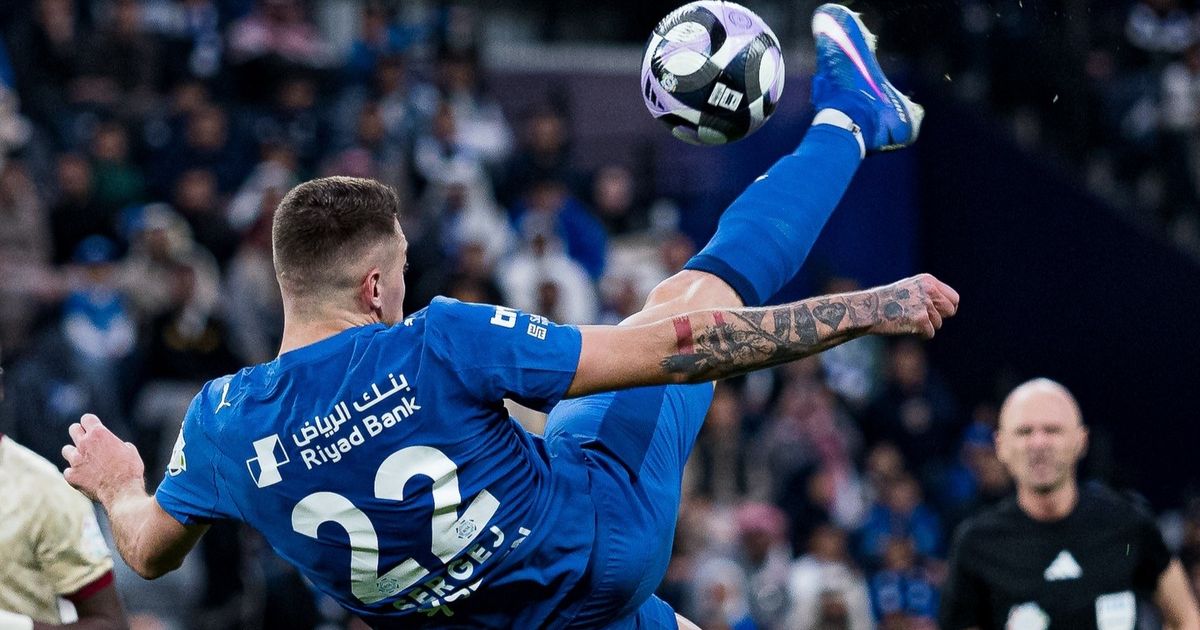 شاهد.. الهلال يقلب الطاولة على الفيحاء بأهداف رائعة