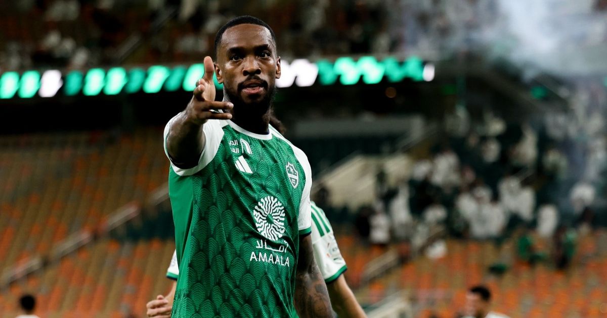 شاهد.. الأهلي يقسو على أبها بعد "هاتريك" إيفان توني بالدوري السعودي
