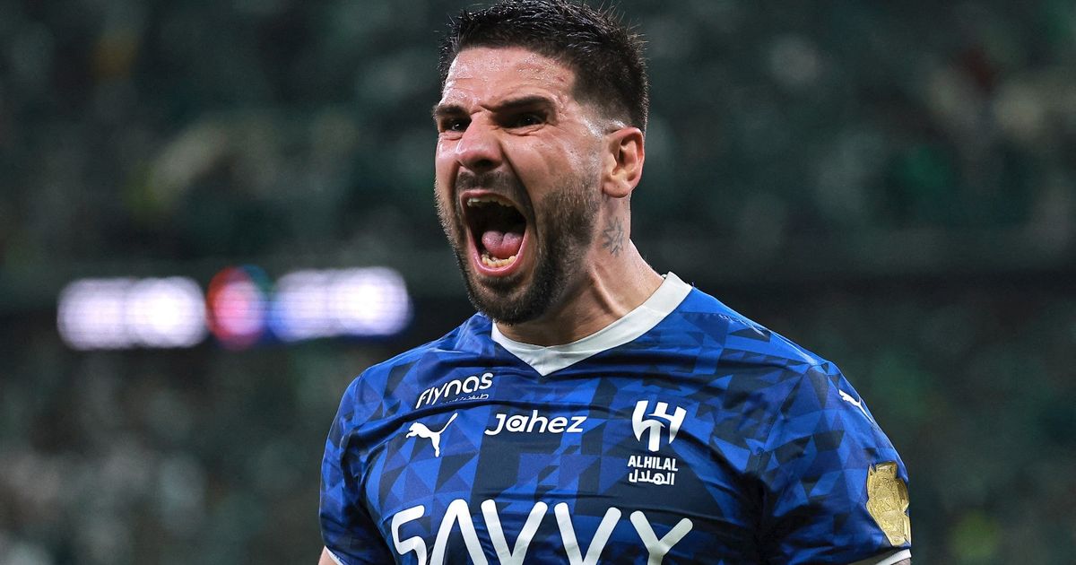 ألكسندر ميتروفيتش هداف الهلال مطلوب في 3 أندية إنجليزية