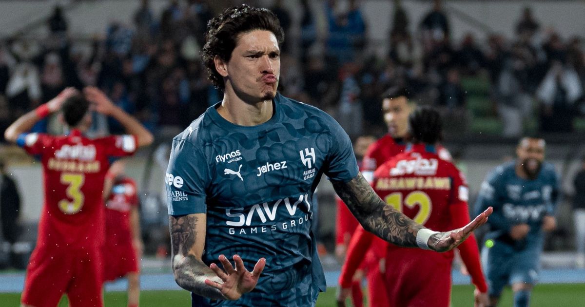 شاهد.. الهلال يفوز بثنائية ويزيح النصر من صدارة الدوري السعودي