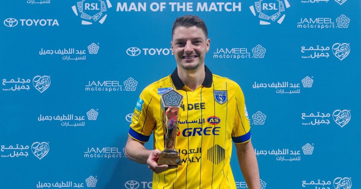 أندريه جيروتو الأفضل وياسين بونو الأسوأ في مباراة الهلال والتعاون