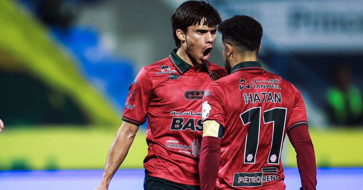 شاهد.. هدف في الوقت القاتل يمنح الخلود فوزاً مثيراً على الخليج