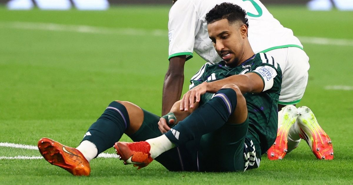 صدمة بالمنتخب السعودي.. استبعاد سالم الدوسري من مواجهتي مصر وصربيا