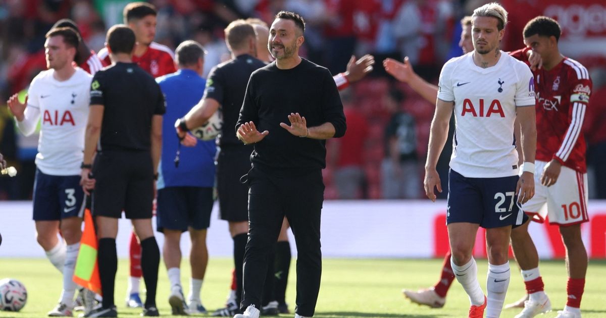 "لا نلعب فوتبول مانيجر".. توتنهام يكرر مأساة بعد نصف قرن