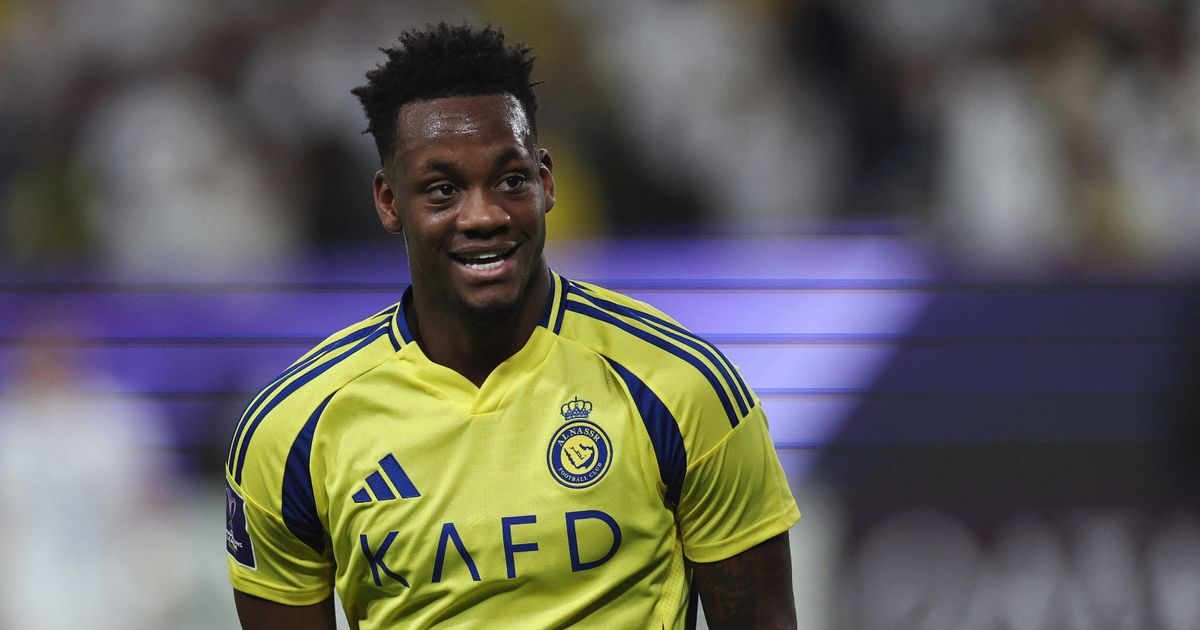 غلطة سراي يكشف موقفه بشأن ضمّ جون دوران من النصر