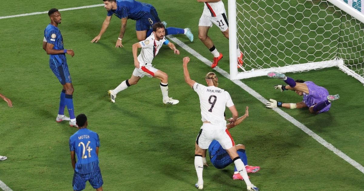 بث مباشر. شاهد.. سيتي يتقدم بهدف على الهلال رغم لمسة يد من آيت نوري #كأس_العالم_للأندية_2025 