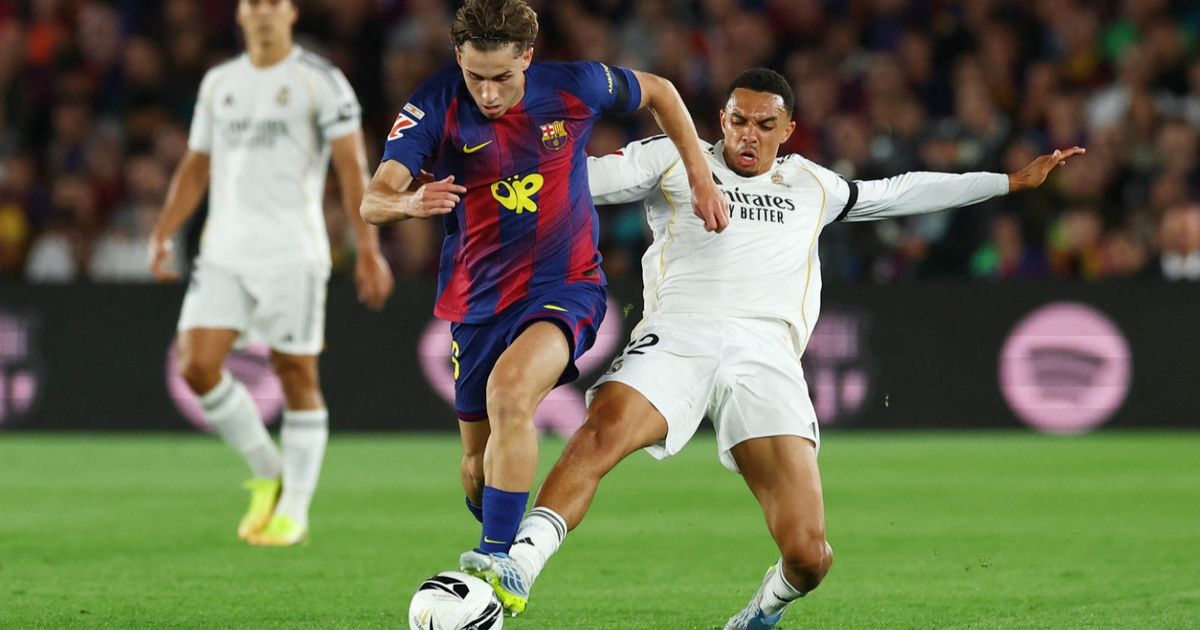 "أحاديثهم مزعجة".. فيرمين لوبيز يستفز ريال مدريد قبل الكلاسيكو